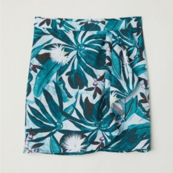 Anna Glover H&M Patterned Wrapover Mini Skirt - Picture 2 of 12